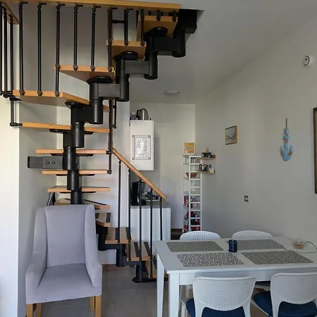 וילה Charming Two-level With Pool קאורלה